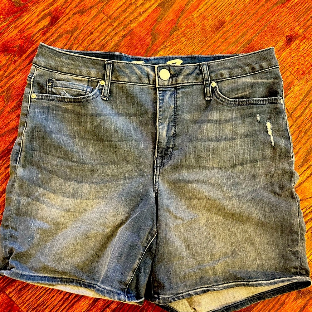 SEVEN7 Women’s Jean Shorts sz 14